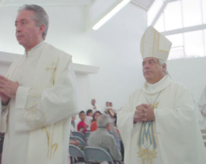 Padre Luis, Arzobispo Romo
